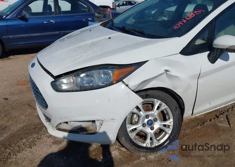 2014 Ford Fiesta Se z USA, uszkodzony, nr VIN 3FADP4EJ7EM159534